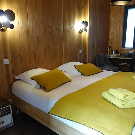 La De Chacha Lege-Cap-Ferret